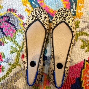 NWT - Rothy’s Flats - size 7.5 - Cheetah